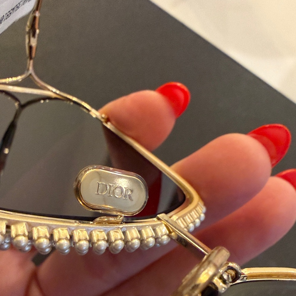 DIOR MissDior S2U Pearl Sunglasses - Picture 10 of 16